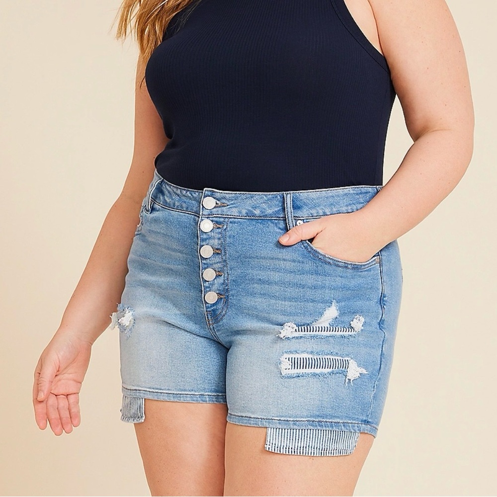 Plus Size KanCan High Rise Button Fly 5in Short